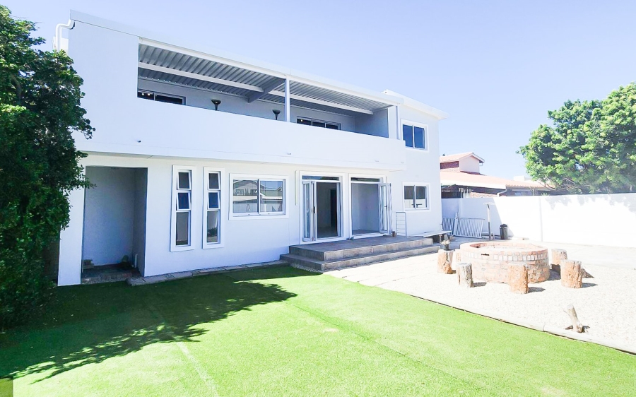 4 Bedroom Property for Sale in Yzerfontein Western Cape